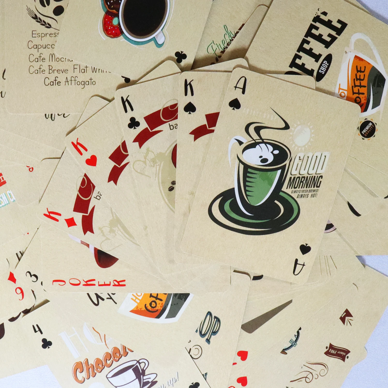コーヒー用の紙のトランプ,クラシックなポーカーカード,レトロ - Book Party Games のレビューと価格